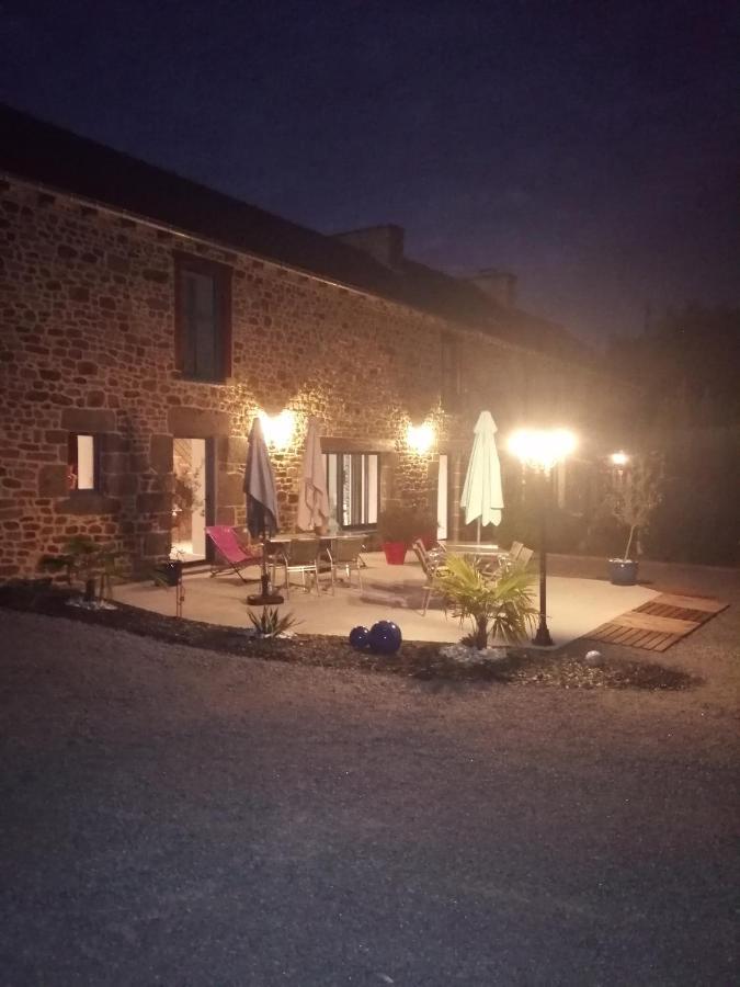 Le Douetaux Chambres D'Hotes La Baussaine Exterior photo